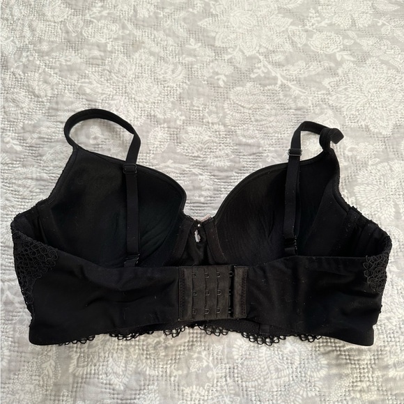 Victoria's Secret Body by Victoria Lined Demi Bra - Picture 2 of 4